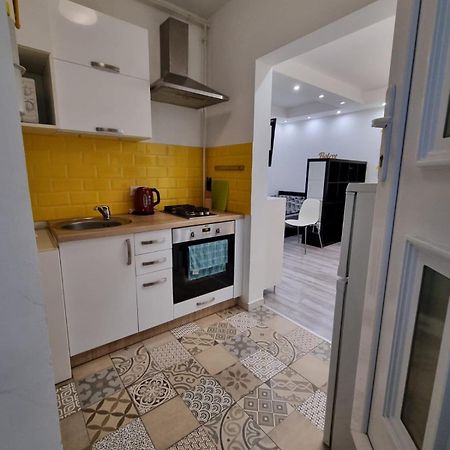 Cozy Family Apartment In Budapeste Exterior foto