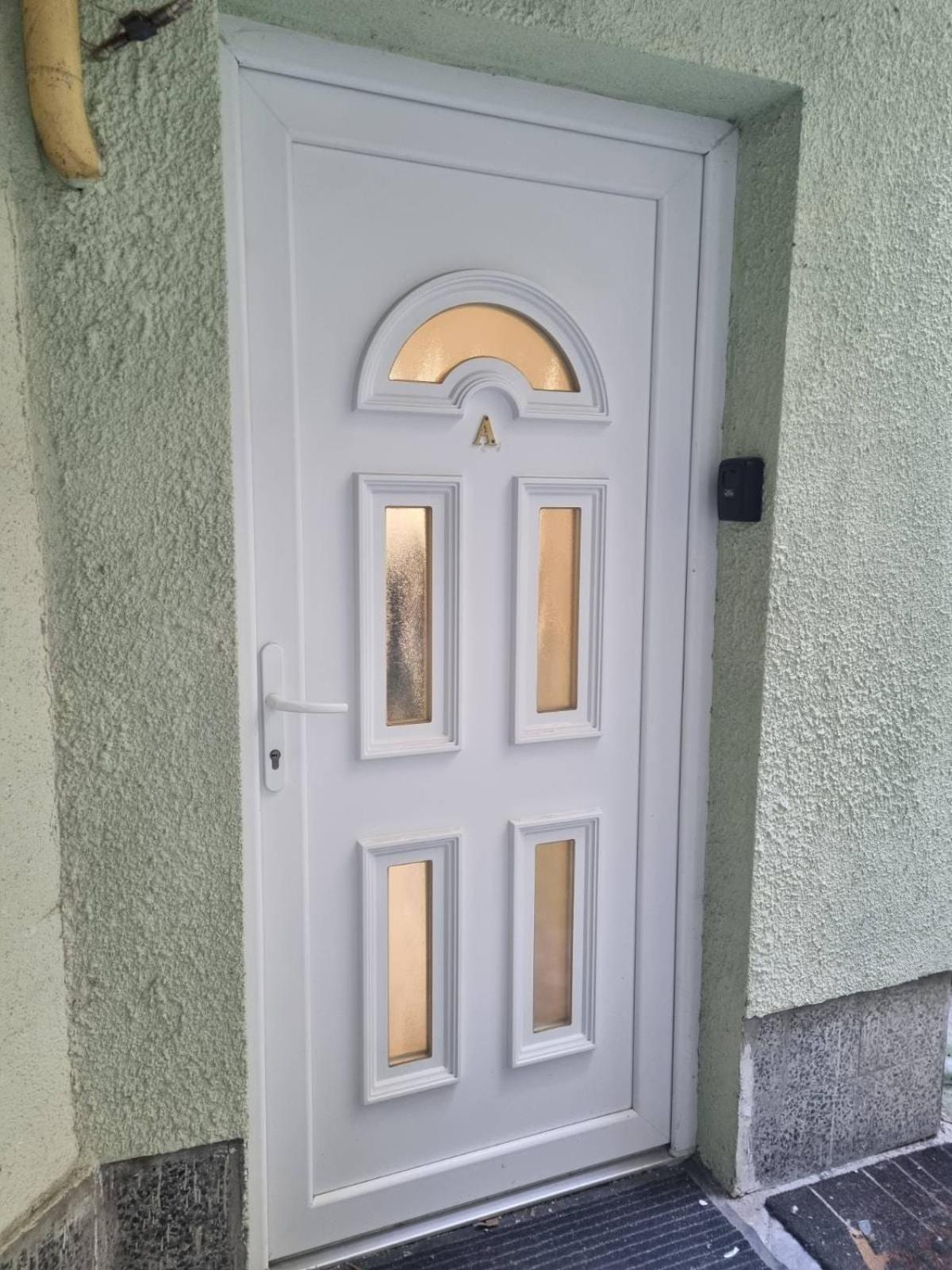 Cozy Family Apartment In Budapeste Exterior foto